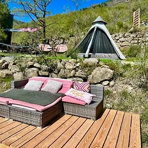 Tipi Sous Les Etoiles Option Petit Dejeuner Et Diner Tente de luxe