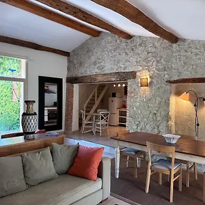 Domaine Mont Saint Juan Hébergement de vacances